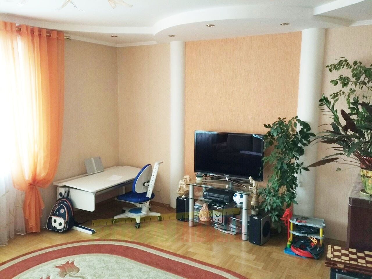  Парта moll Champion и стул moll Maximo в интерьере