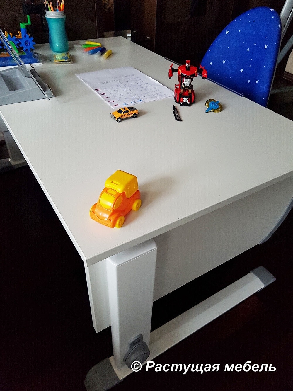 Растущая парта moll Joker Easy и стул moll Maximo