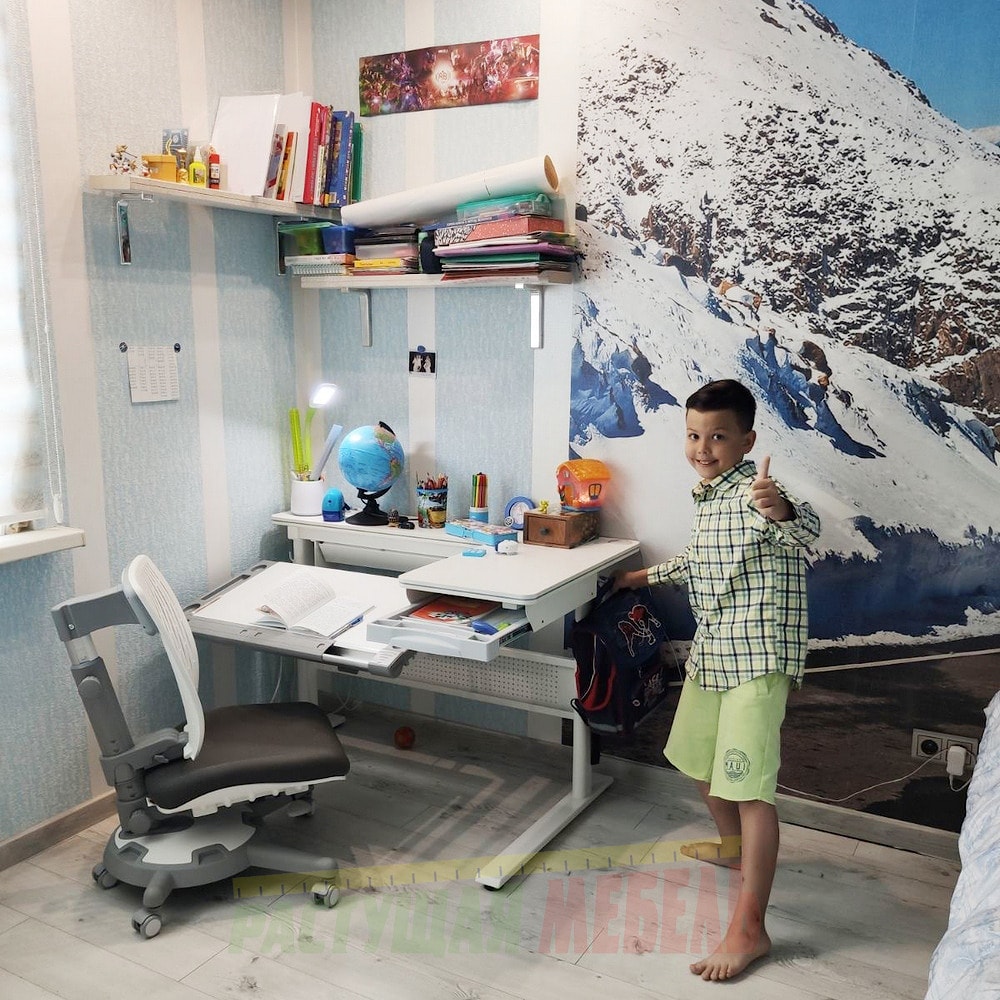 Растущая парта COMF-PRO M8 Piano и эргономичный стул COMF-PRO UltraBack