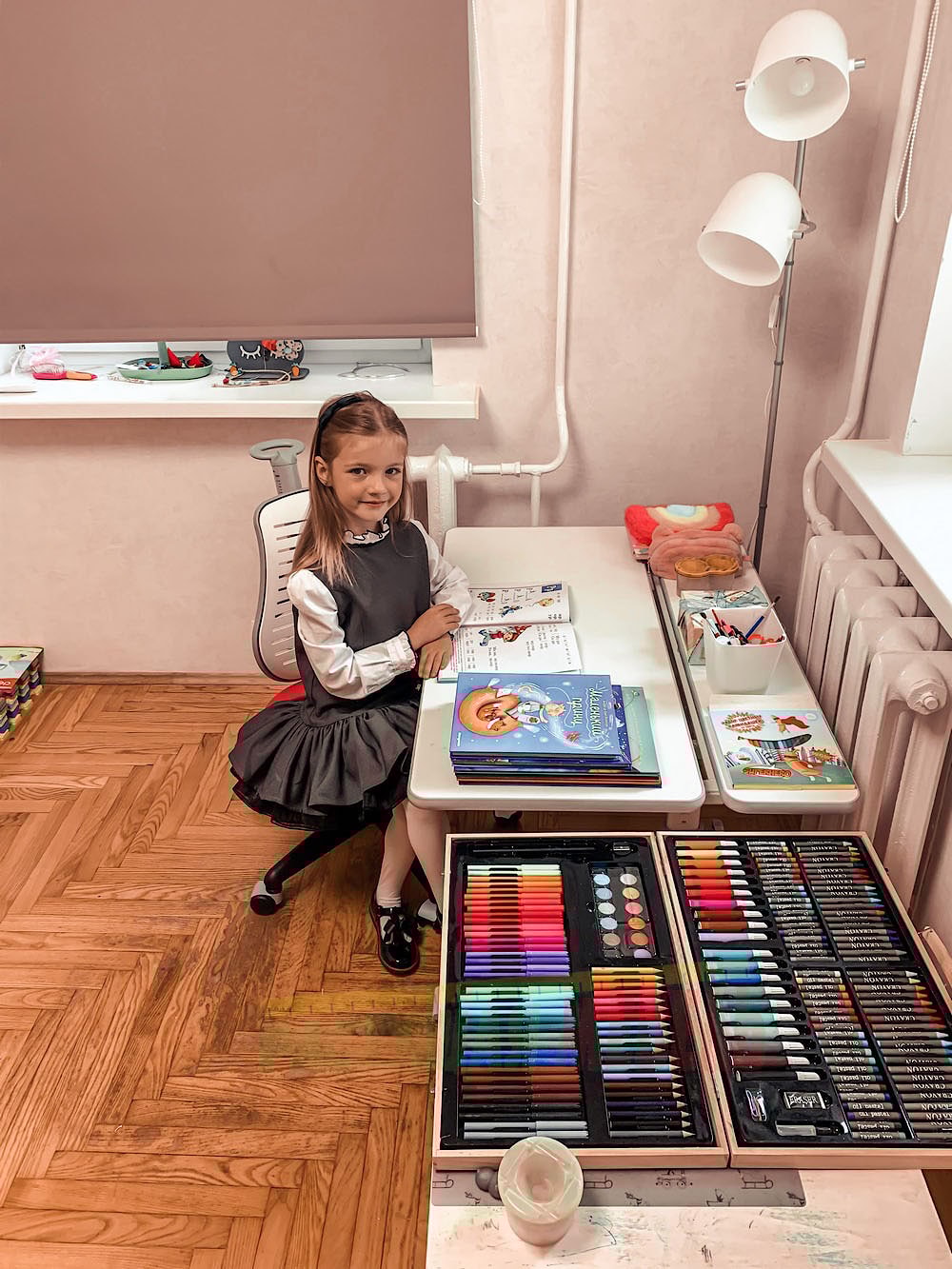 Детская парта-трансформер Picasso E201 и растущий стул COMF-PRO Conan