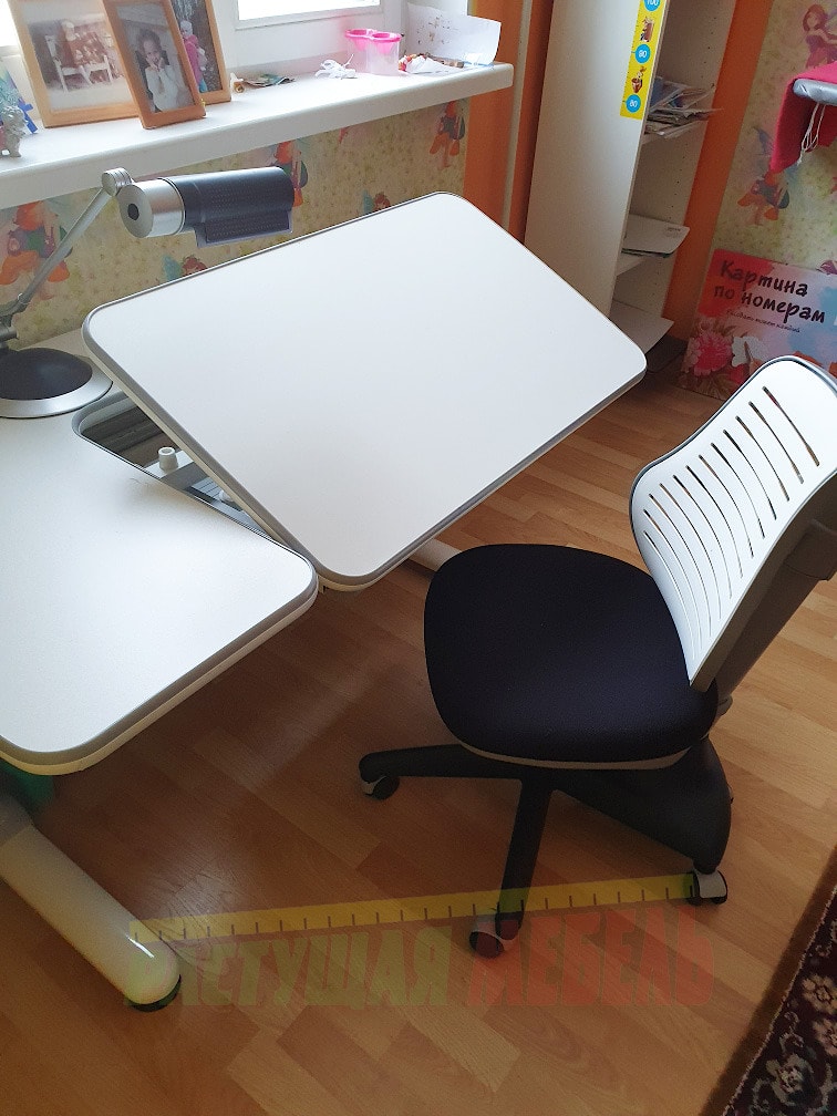 Растущая парта Smart E502 и эргономичный стул COMF-PRO Conan