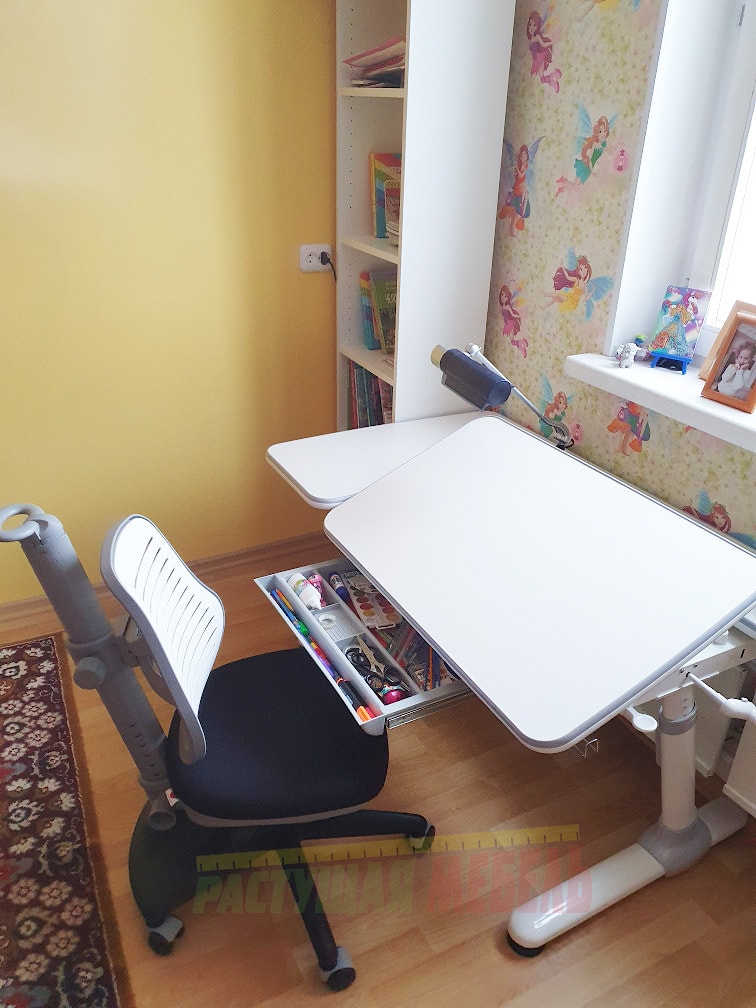 Растущая парта Smart E502 и эргономичный стул COMF-PRO Conan