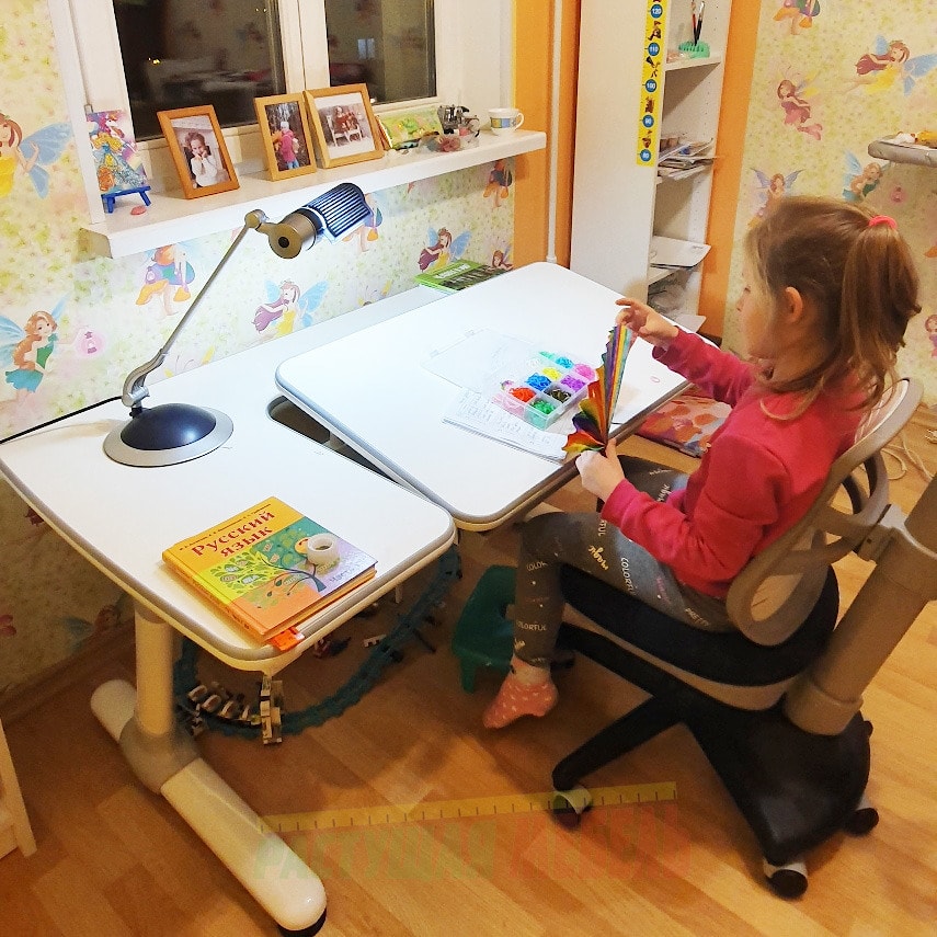 Растущая парта Smart E502 и эргономичный стул COMF-PRO Conan