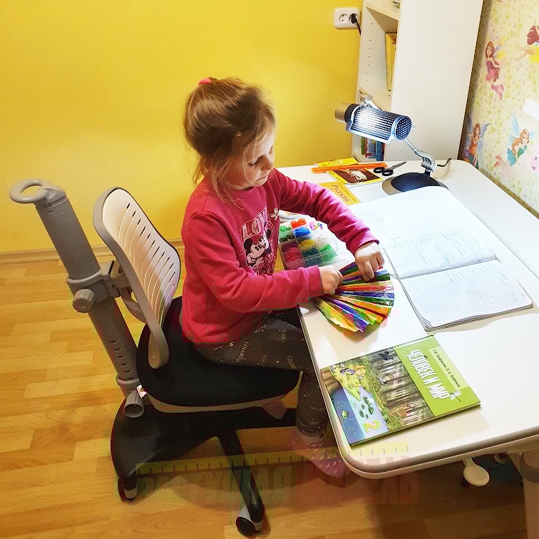 Растущая парта Smart E502 и эргономичный стул COMF-PRO Conan