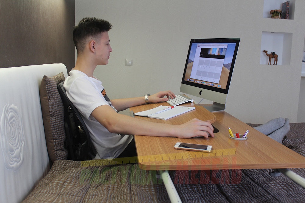 Стол регулируемый прикроватый Overbed Desk