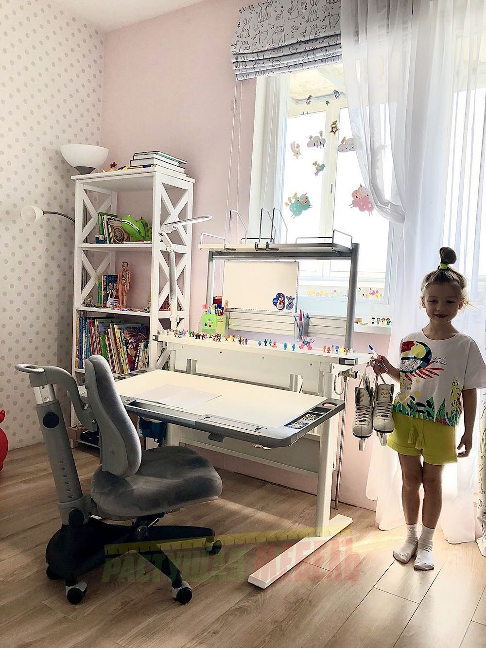  Растущая парта COMF-PRO M7 BIANCO с полкой-приставкой COMF-PRO Smart-S-Shelf и регулируемым стулом СOMF-PRO Match