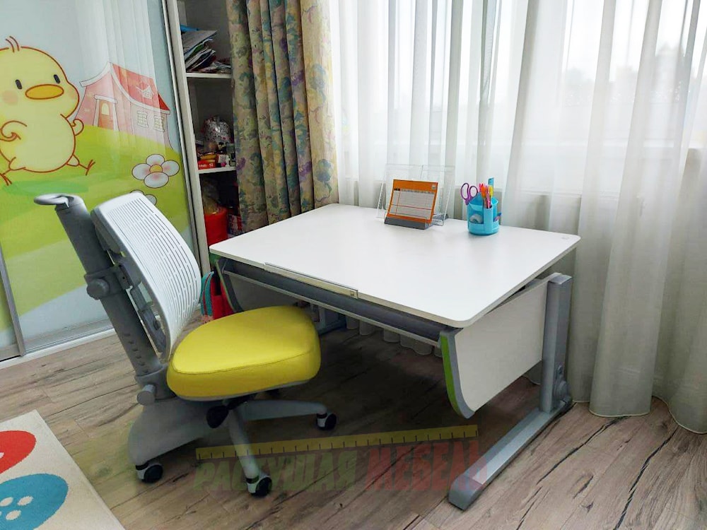  Растущая немецкая парта moll Joker с регулируемым стулом COMF-PRO Speed Ultra