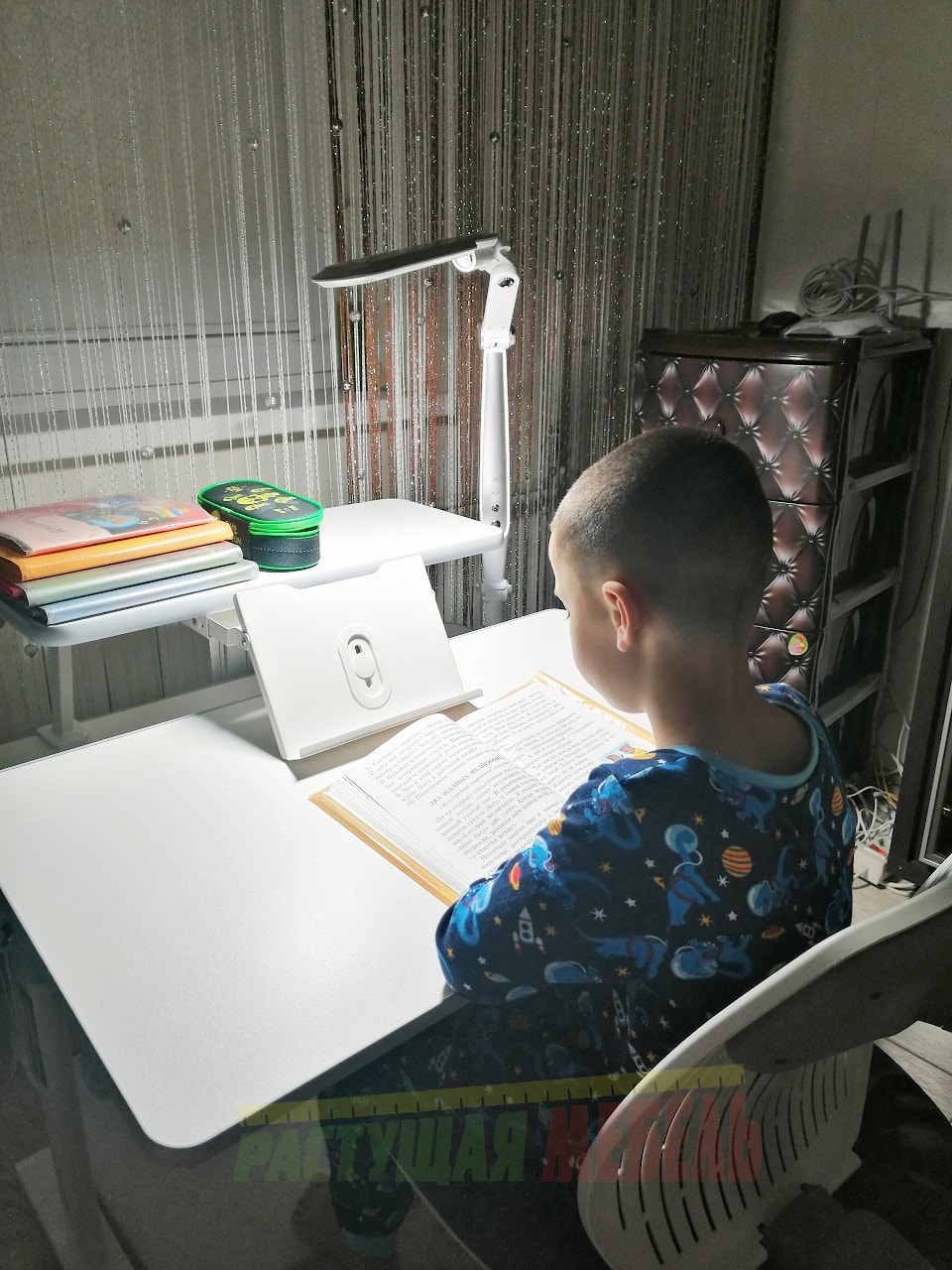 Эргономичный стул для детей COMF-PRO UltraBack и растущая парта  парты Study Desk E202S