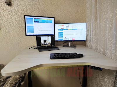 Стол регулируемый по высоте Electric Desk