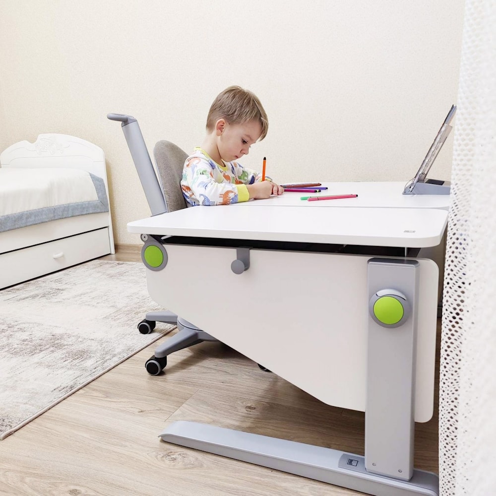 Парта moll Winner Splite и стул moll Maximo