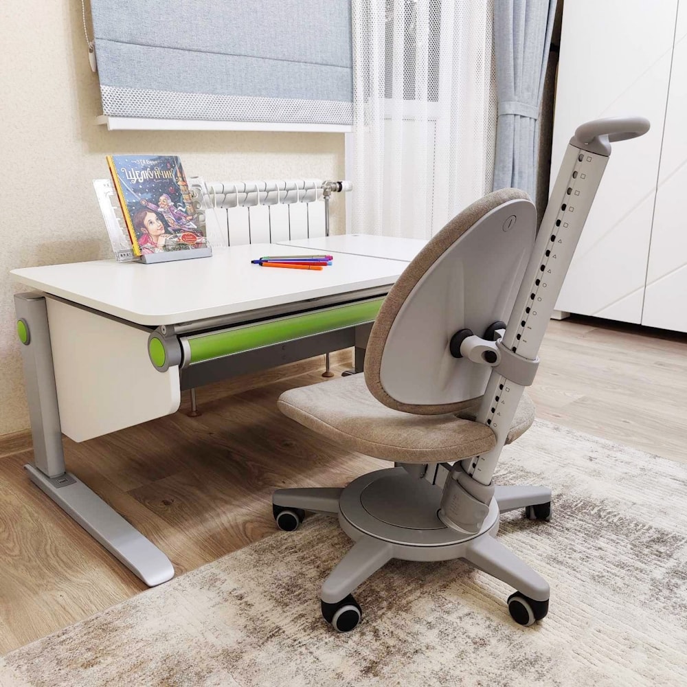 Парта moll Winner Splite и стул moll Maximo