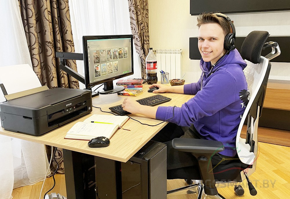 Настольный кронштейн для монитора Spring