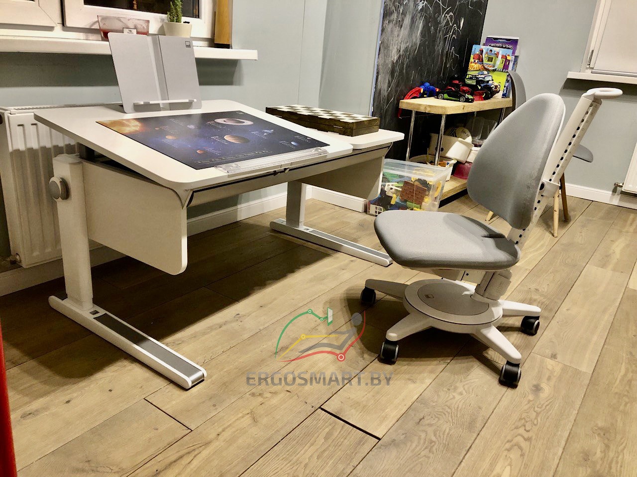 Растущая парта moll Champion Slim