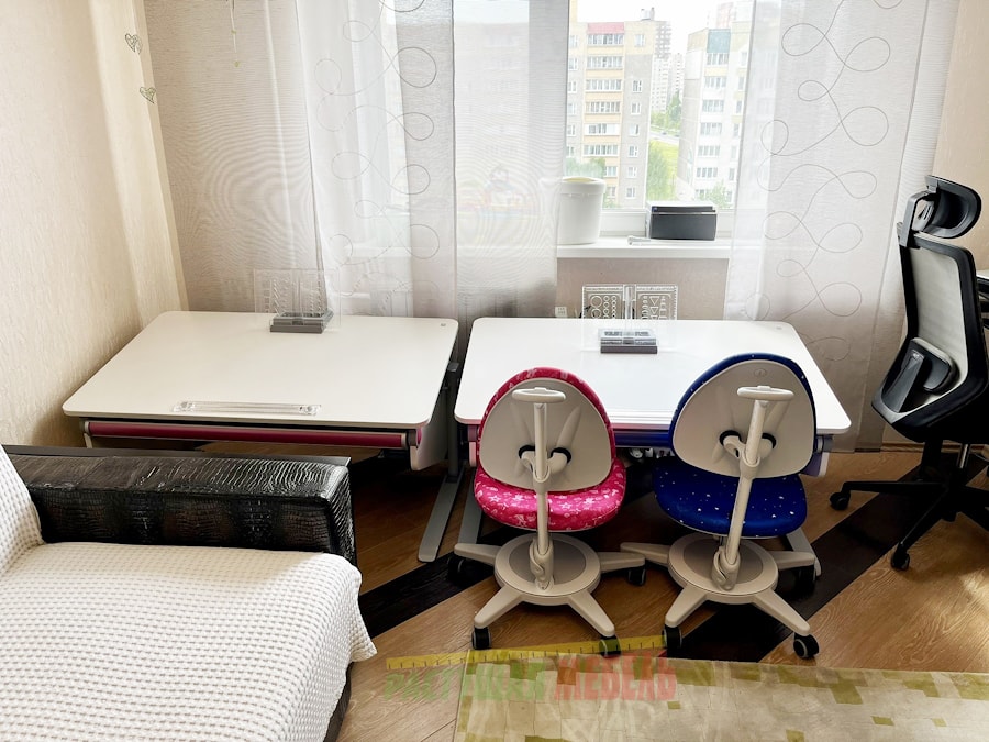 Парты moll Winner Comfort и стулья moll Maximo