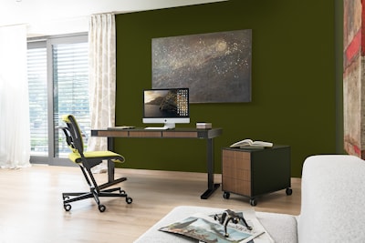 Регулируемый стол moll T6 в интерьере