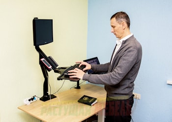 Специальное предложение на настольный кронштейн для монитора Workstation Black