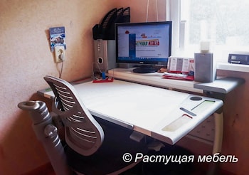 Комната со столом-партой для всей семьи для работы сидя-стоя - акция "Конкурс интерьеров"  