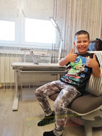 Рабочее место второклассника с уникальным стулом COMF-PRO UltraBack - Акция "Конкурсов интерьеров"  