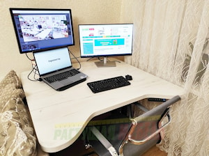 Рабочее место дома со столом Electric Desk - Акция «Обзор пользователей Эргоофиса»  